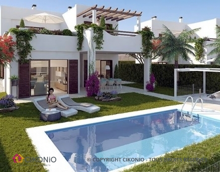 Costa Blanca Jolies villas trois chambres tout près de la mer dans la région d'Alméria Cikonio
